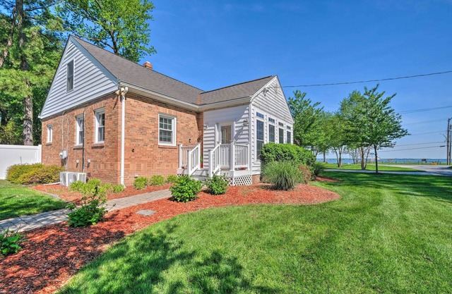 Waterfront North Beach Home ~ 2 Mi to Beach!
