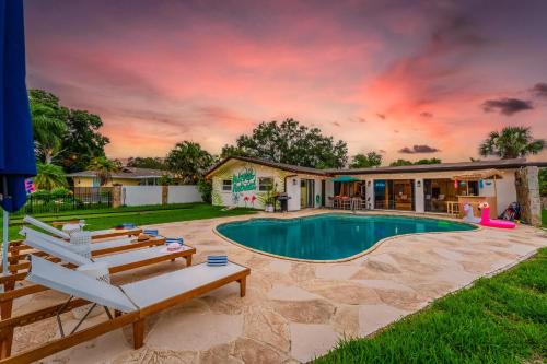 Waterfront Oasis Htd Pool PuttPutt Bocce Ball