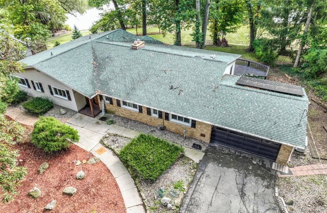 Waterfront Paradise - 2 Lake Views in Prime Location