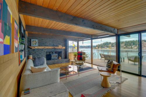 Waterfront Port Orchard Retreat with Furnished Deck!