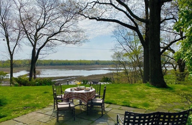 Waterfront Private Beach community. 21.8K Jul/Sept. 9.6K Oct./Apr. 1 Month Min.