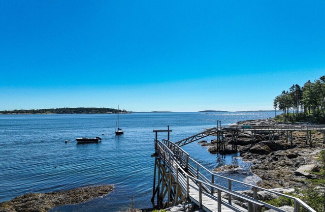 Waterfront Retreat on Southport Island - Pet-Friendly, Sleeps 6