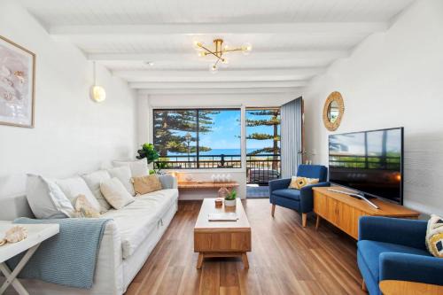 Waterfront Serenity in Seacliff