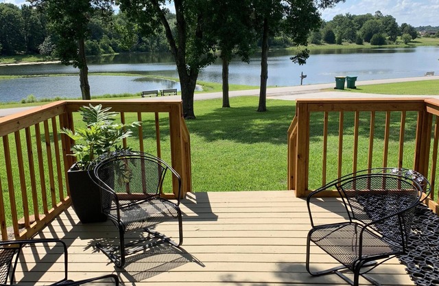 Waterfront Vacation home - Heart of Lake Conroe, close in to all the action!
