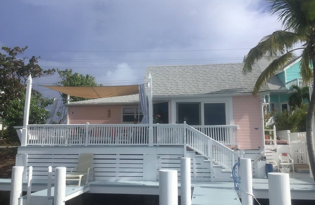 WATERFRONT VILLA with deck to enjoy the scenic views & historical lighthouse.