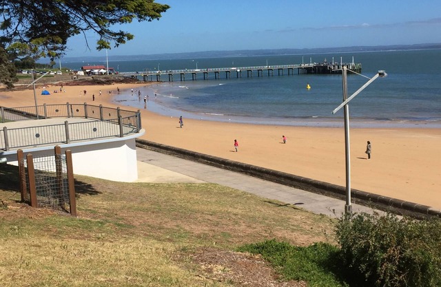 Waterfront@Waves Luxurious Beachfront Apartment with Water View