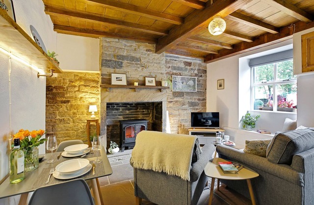 Waterview Cottage - a peaceful riverside location