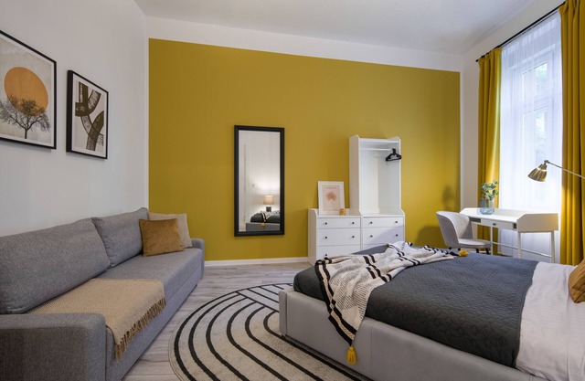 WAWELOVE Piłsudskiego II -spacious 3 bedroom apt. with balcony and free parking!