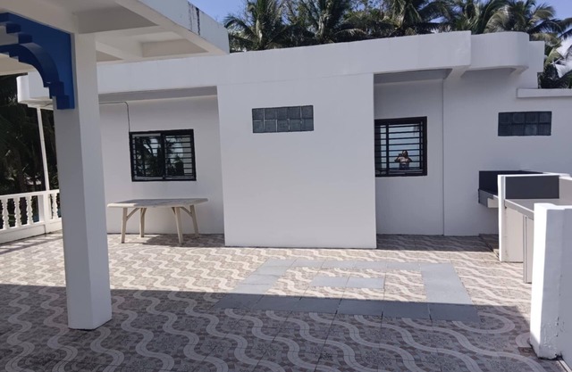 We are directly on the beach with 50 meters of frontage and beautiful sunsets