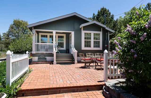 Weber's Woods Cabin- Apple Days are here! Autumn in the Mountains!