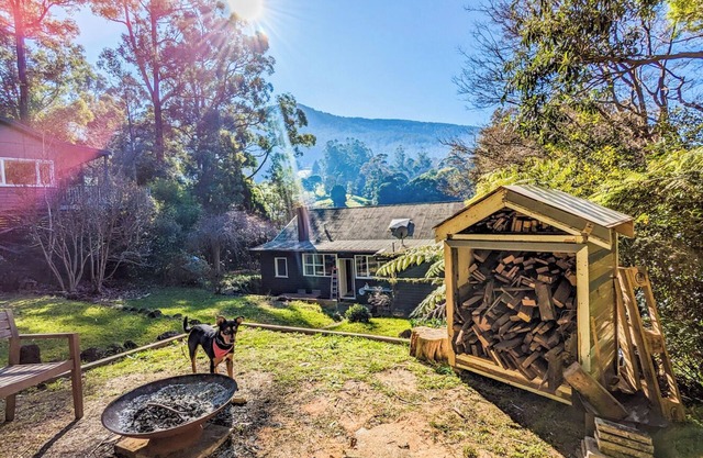 Welcome on Wellington, your 3 bedroom getaway with stunning mountain views.