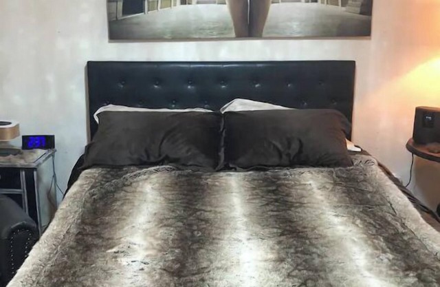 Welcome to a boutique style room "Midnight Rush"