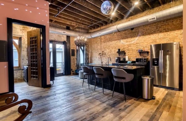 Welcome to Black Palace-A! A beautiful downtown loft with easy access to everyth