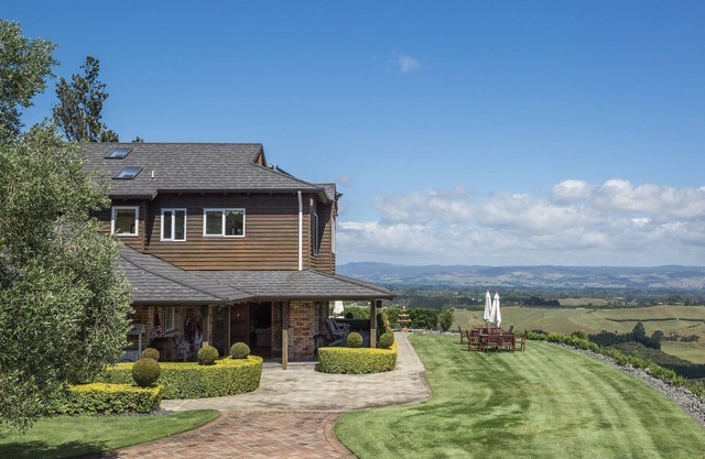 Welcome to Eagle Ridge Lodge.