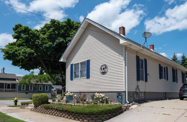 Welcome to North Beach Bungalow!nSteps to the Beach, Minutes to Everything!