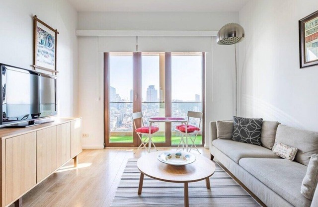 Welcome to our cozy bright studio condo situated close to Kanyon