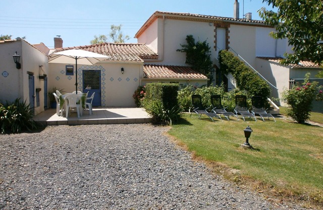 WELCOME TO OUR VENDEAN RESIDENCE, 10 MIN FROM THE BEACH, CLASSIFIED 3 STARS