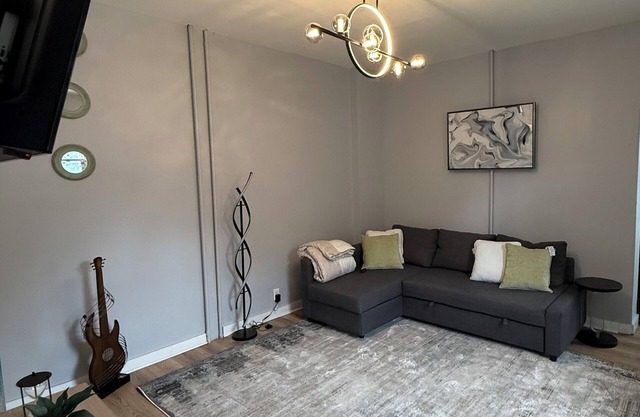 Welcome to the Home Away From Home- 2 Bed 1Bath