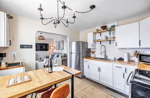 Welcome to The Steele Magnolia! Completely renovated 2 bed/1ba plus bonus pull out couch