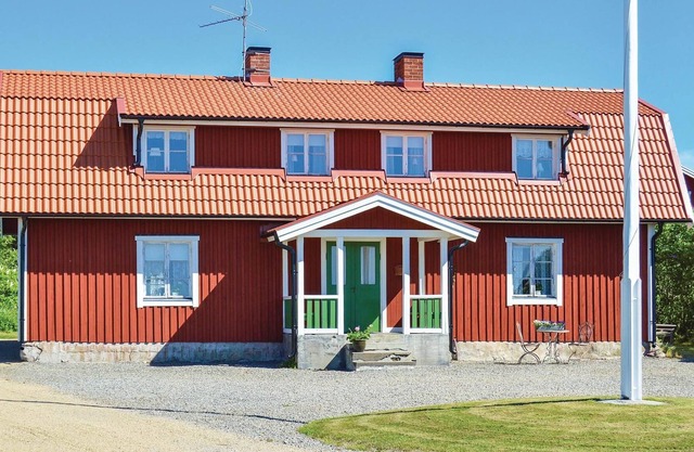 Welcome to this beautiful cottage in picturesque Sorunda.