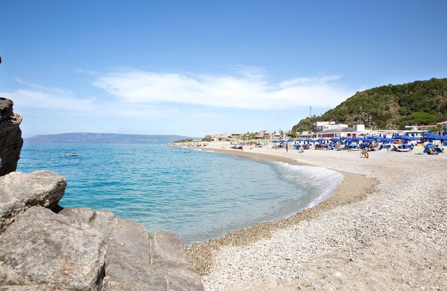 Welcome to this charming holiday home in Palmi.