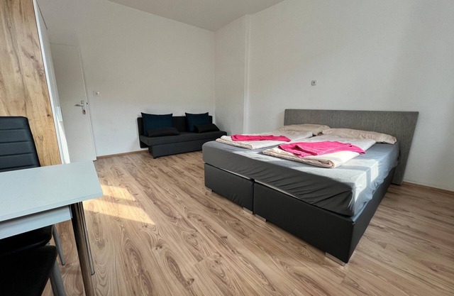 Welcoming 4BR shared Apt.-best location