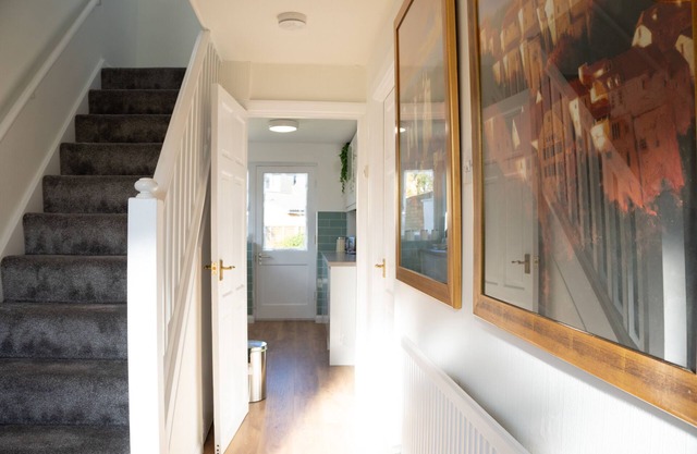 Well-furnished 3-Bedroom house