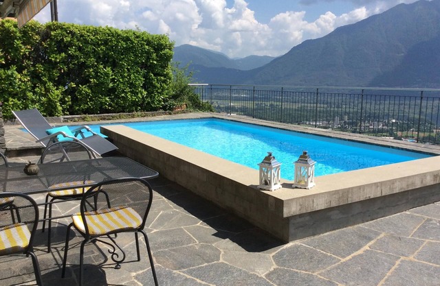 Well kept family-friendly holiday home with beautiful views and private pool