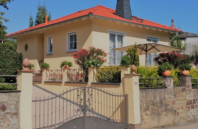 Well kept holiday home in Remagen, close to the center and the Rhine