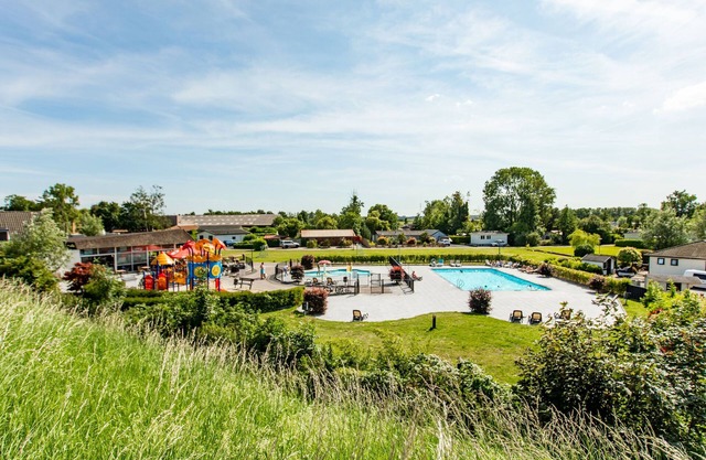 Well-kept chalet 18 km. from Rotterdam