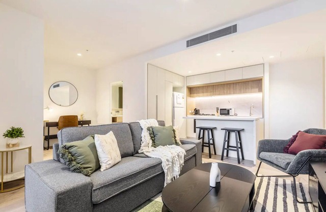 West Side | Explore Downtown Melb in Stylish Apt