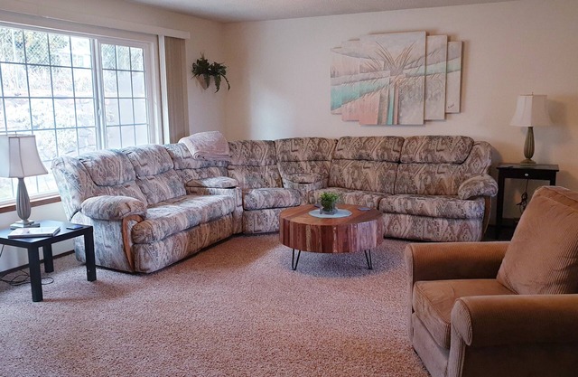 West Yakima - Clean - Safe - Netflix - 810 - ONWU-LLC