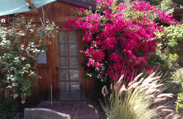 Westlake Village Country Guest Cottage in Lush Private Country Setting