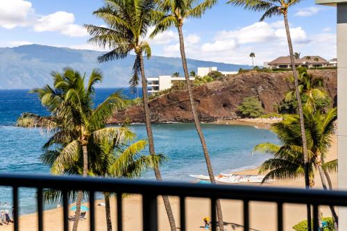 Whaler Resort 508- Fully remodeled Whaler condo, stunning Kaanapali Beach Black Rock view