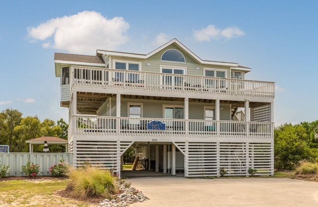 Whaler's Inn - C7928. Oceanside, Pool, Hot Tub, Pets Allowed