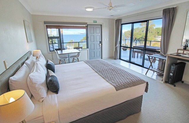 Whangaparaoa Lodge Motel