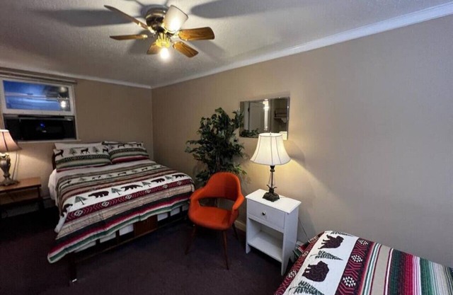 Whetstone Bay Lodge Room 4 - Sleeps 4
