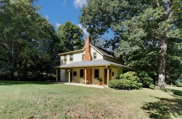Whimsical Guest Cottage by a Mountain Stream