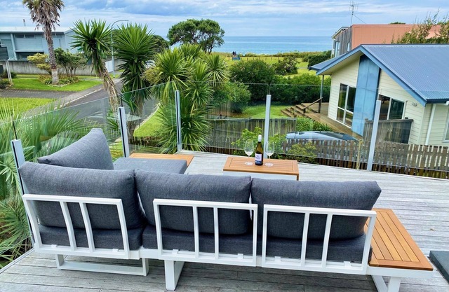 Whiritoa Beach House - heaven in the Coromandel Peninsula, for you and your dog.