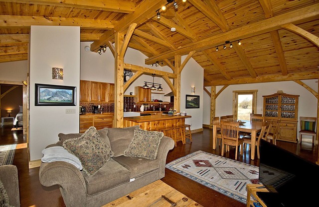 Whispering Hills Retreat