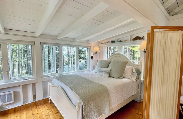 Whispering Spruces; Cozy Studio with Queen Bed & Water Access