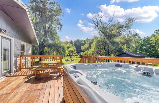Whispering Willow Retreat - 14 min to Rafting & NRG