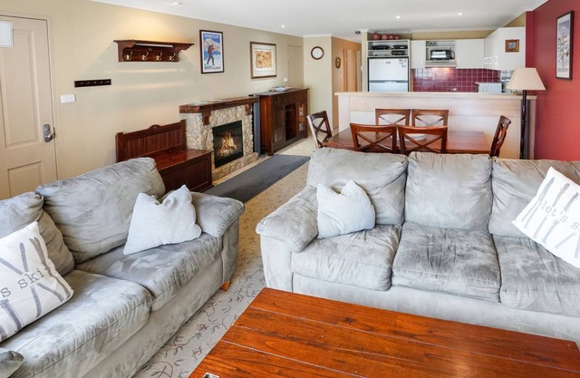 WHISTLER 3 - Mt Buller Village - Family/Small Group Accommodation