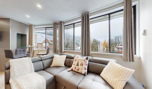 Whistler village central stay!