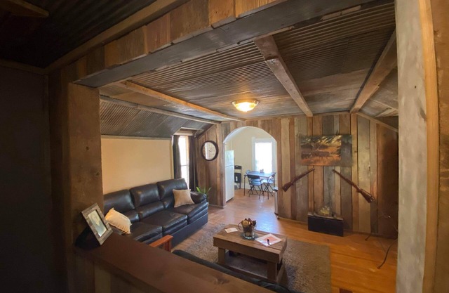 White House Lodge-Cabin Loft Studio