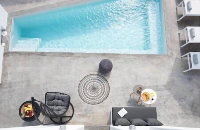 White Orchid Suites | 2 | Heated Shared Mini Pool