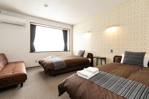 White Tree Lodge Madarao Tangram