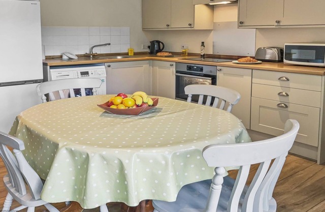 Whitedown - a cottage that sleeps 2 guests in 1 bedroom