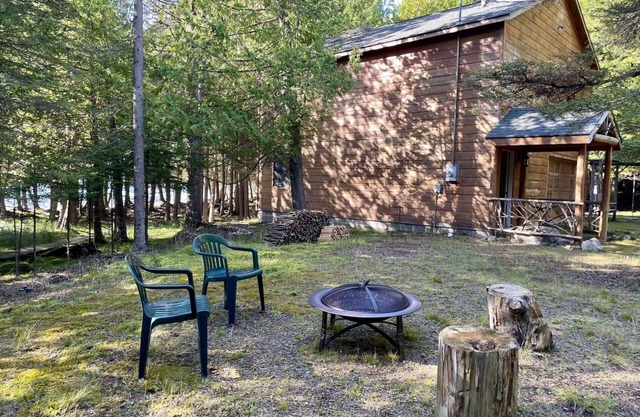 Whitney Bay Getaway Bunkhouse on Drummond Island