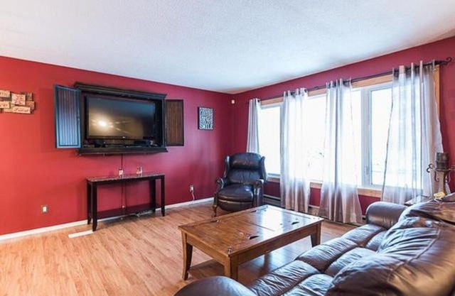 Whole home - 5 rooms/7 beds